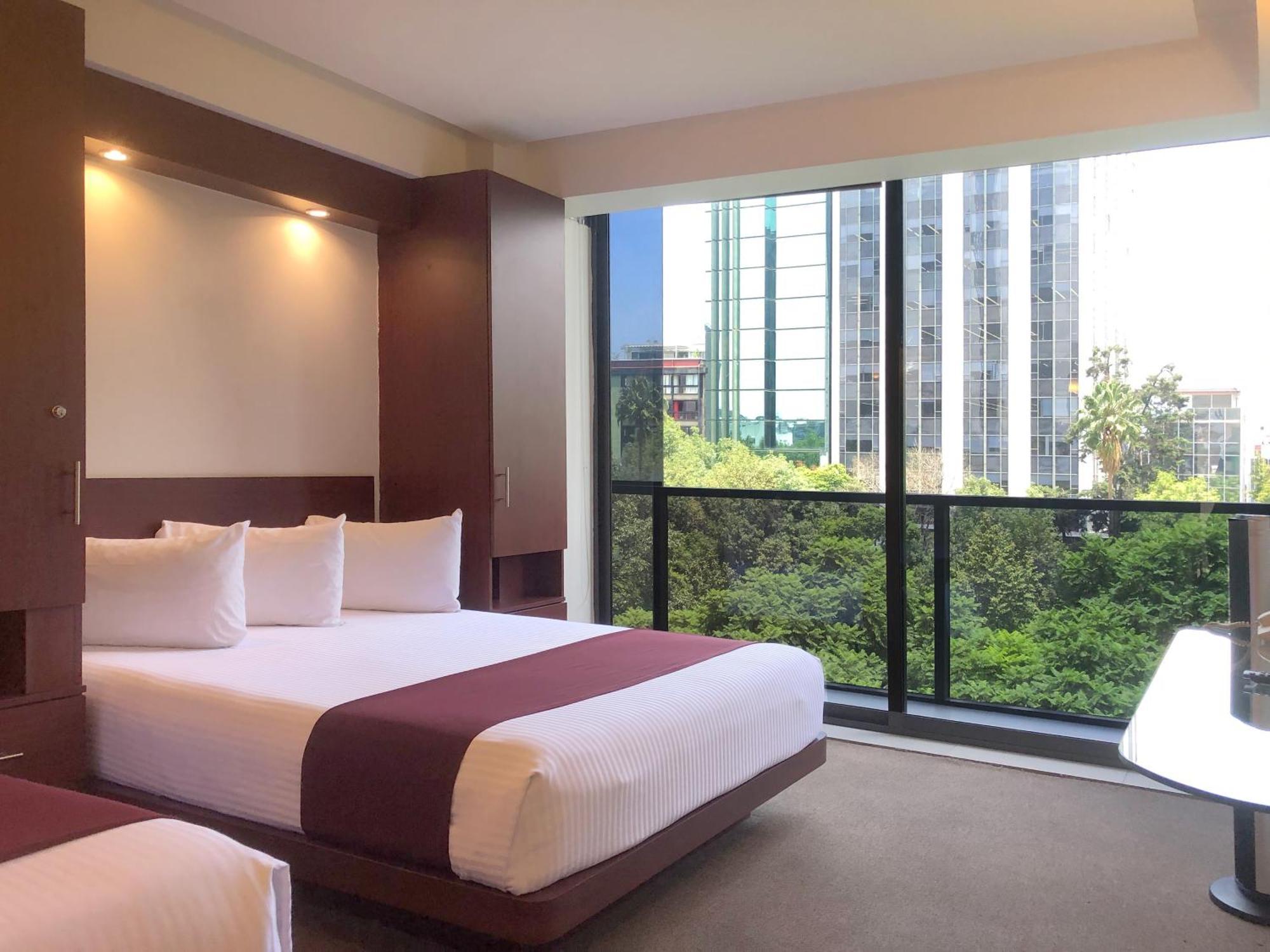 Suites Capri Reforma Angel 380 Kota Meksiko Ruang foto